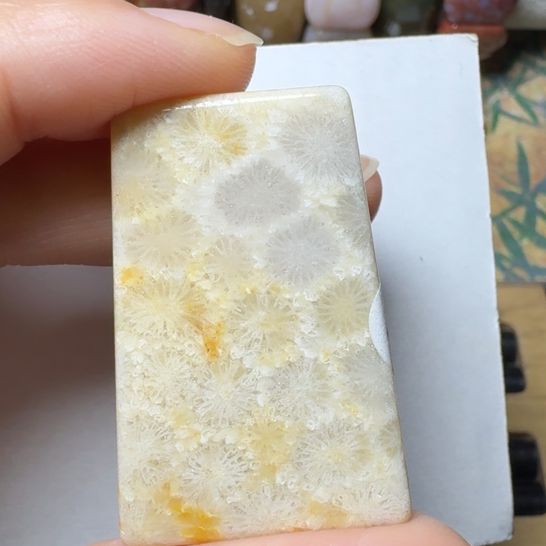 硅化玉爆闪的嫩黄满花未镶嵌