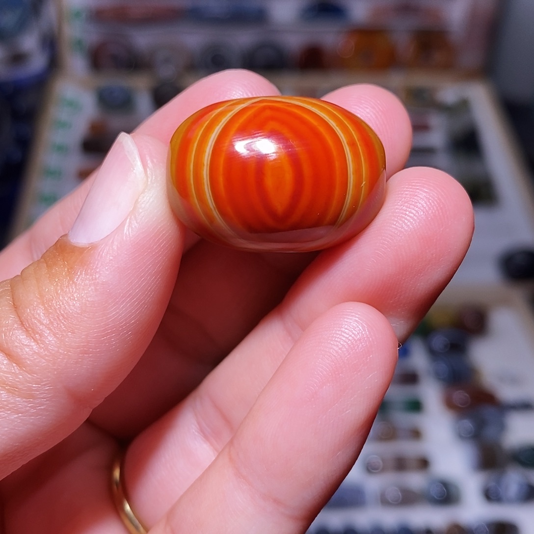 琥珀未镶嵌吊坠……