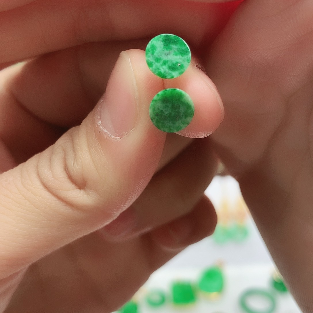 翡翠耳饰未镶嵌耳饰