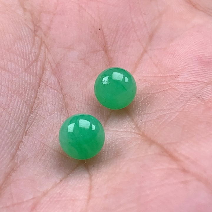 翡翠手镯未镶嵌卡