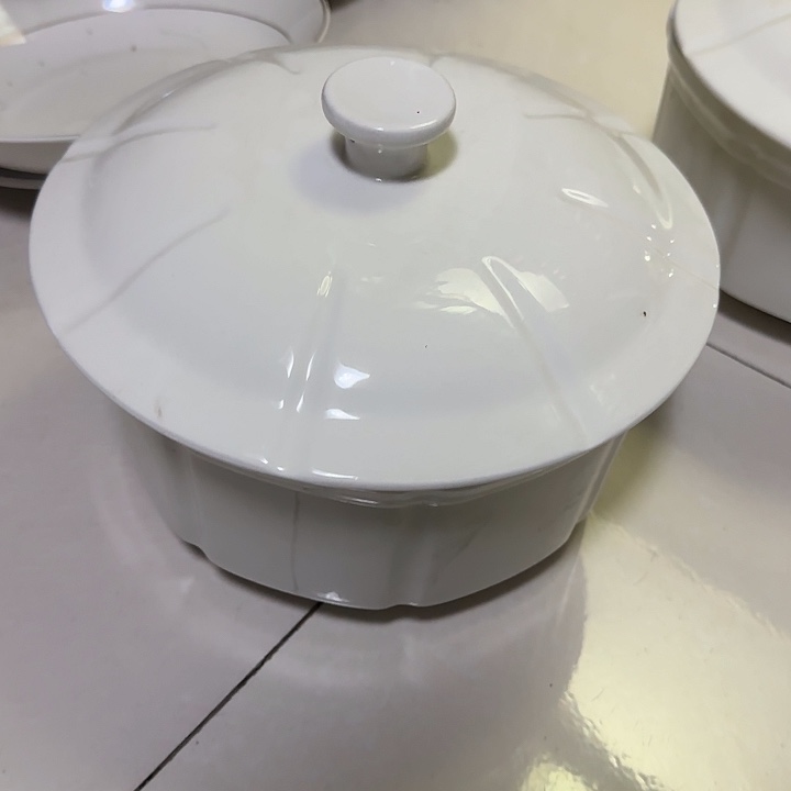 瓷片陶瓷盘子碗啥都有