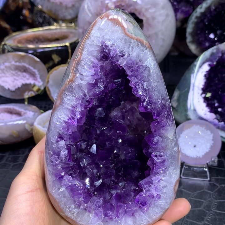 水晶福利乌拉圭抛光蛋未镶嵌