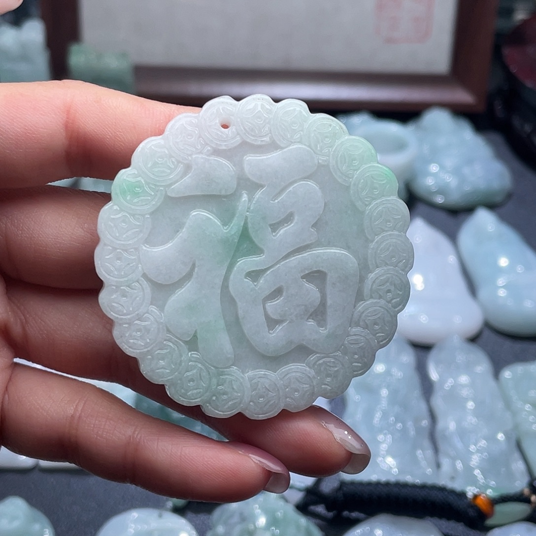 翡翠未镶嵌颈饰翡翠