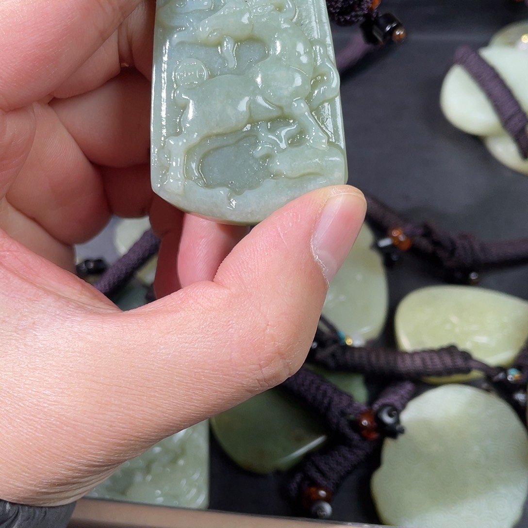 和田玉未镶嵌颈饰