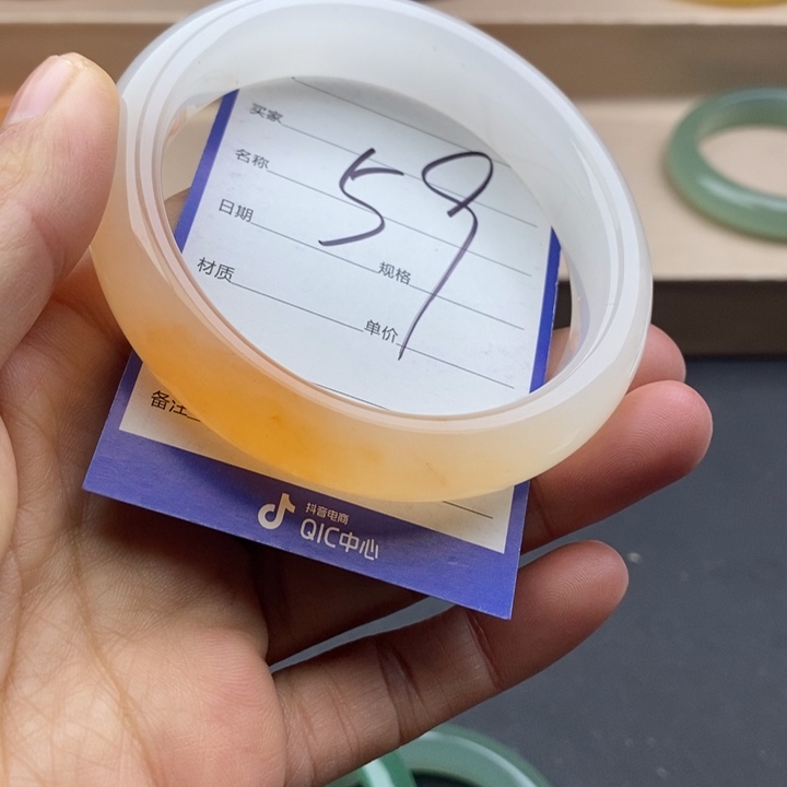 石英质玉未镶嵌手镯