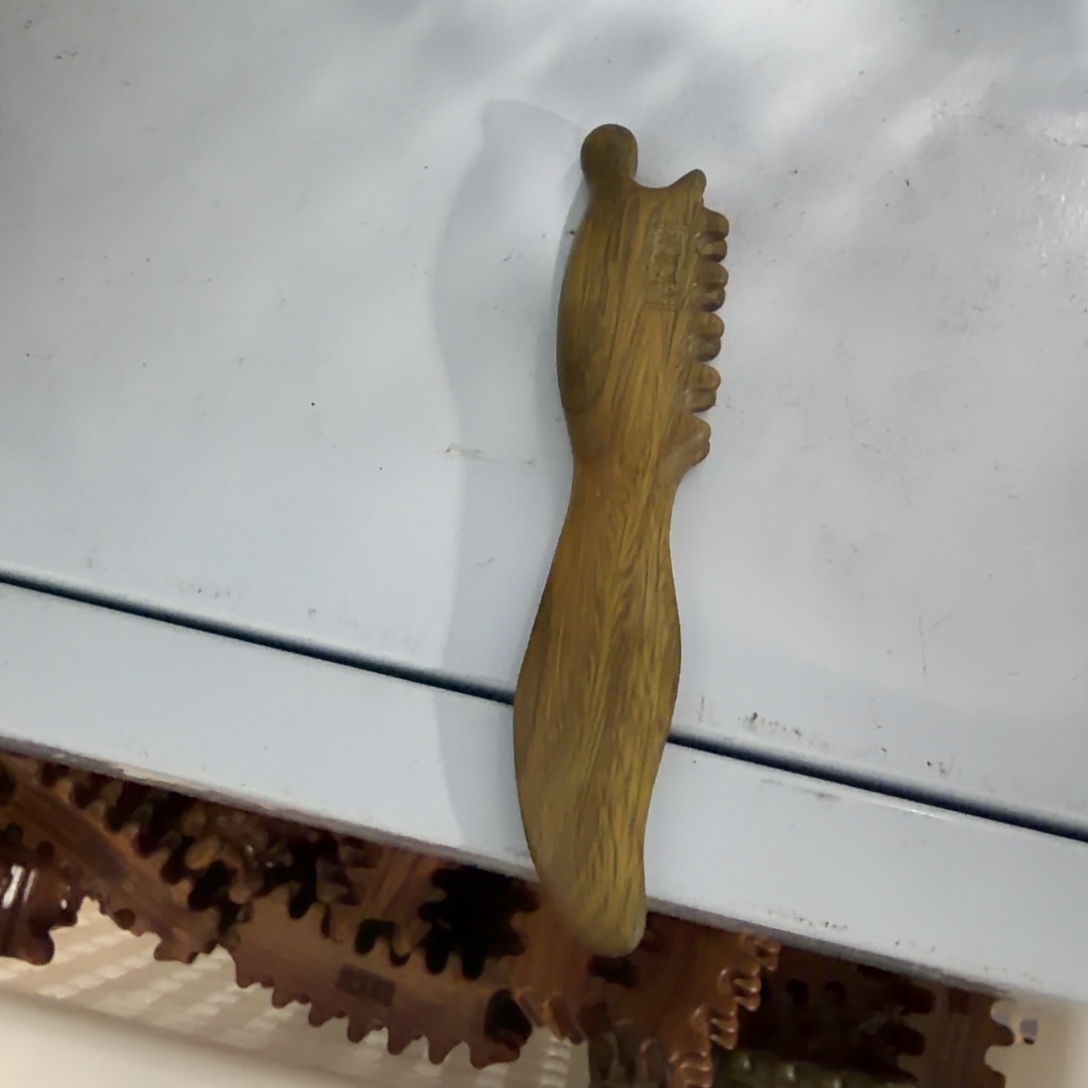 绿檀木眼部放松工具瑕疵