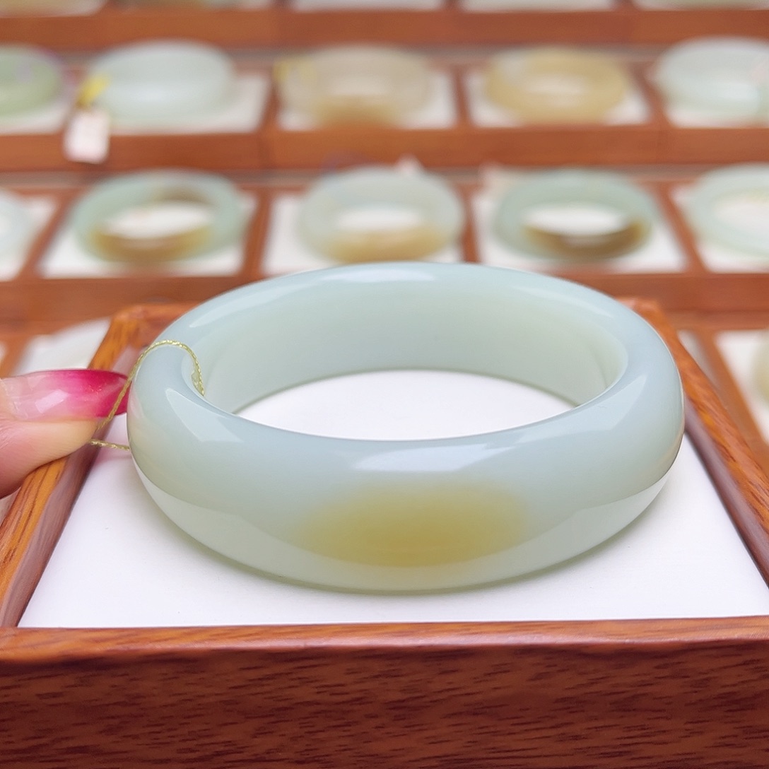 和田玉手镯未镶嵌58