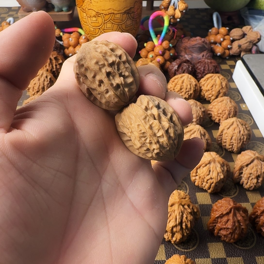 把件文玩核桃野生鸡心