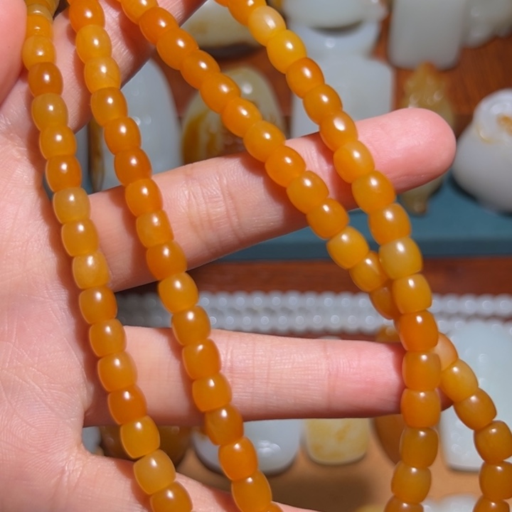 持***边颈饰未镶嵌和田玉