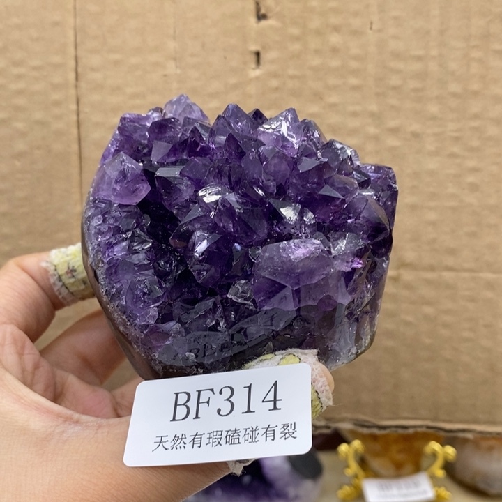 未镶嵌水晶大型摆件（非配饰）