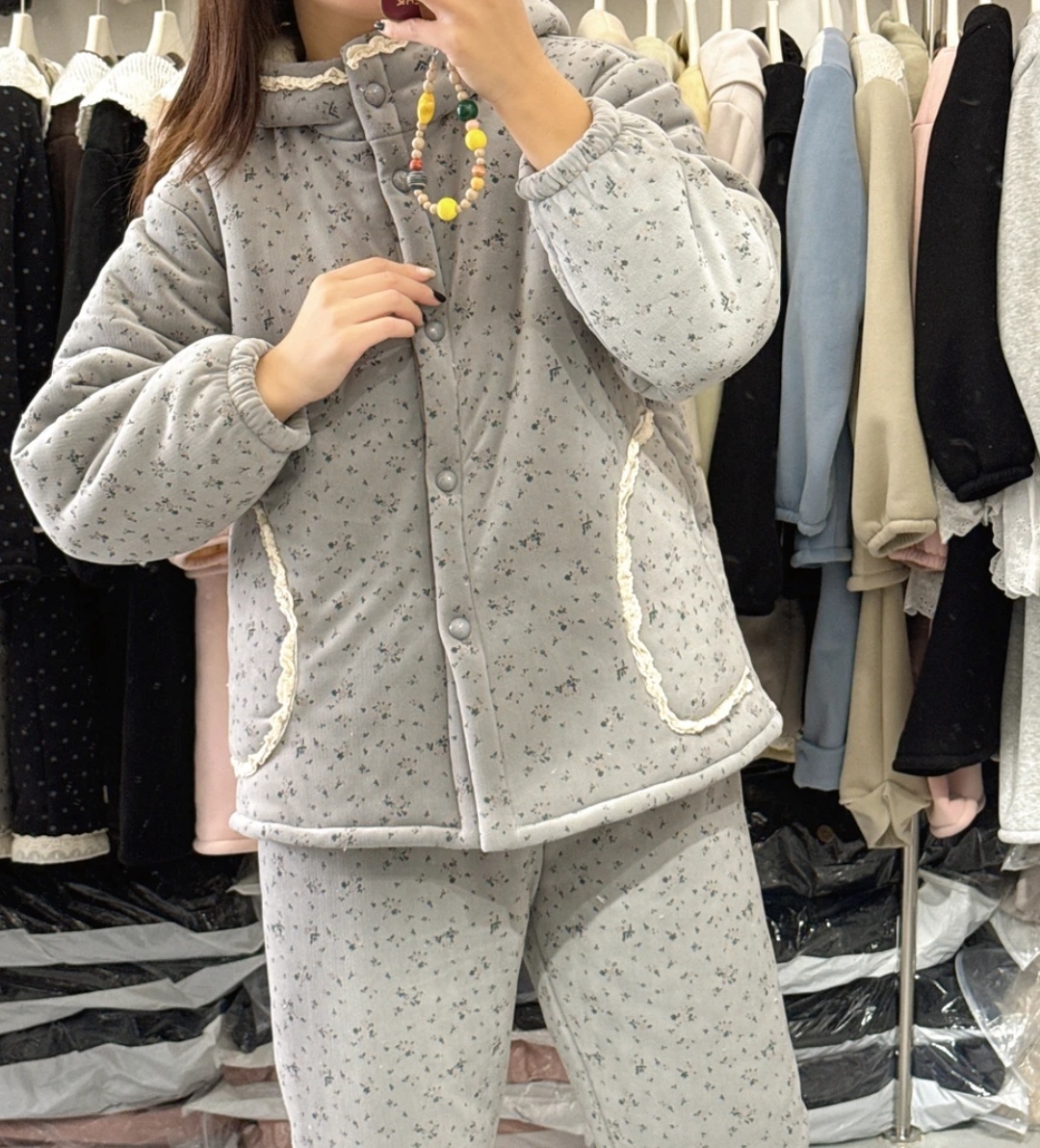 2025新款连帽三层加绒加厚碎花睡衣休闲舒适女士秋冬家居服可外穿
