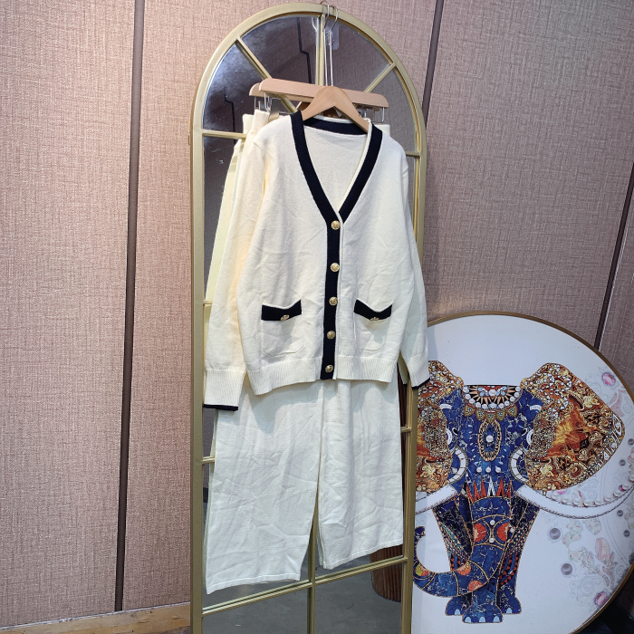 BS502孕妇杏色针织套装90-125