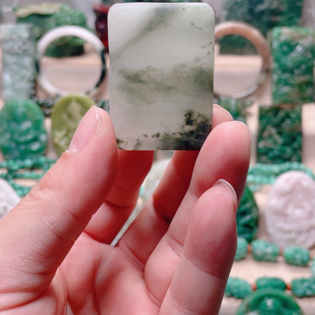 独山玉未镶嵌颈饰