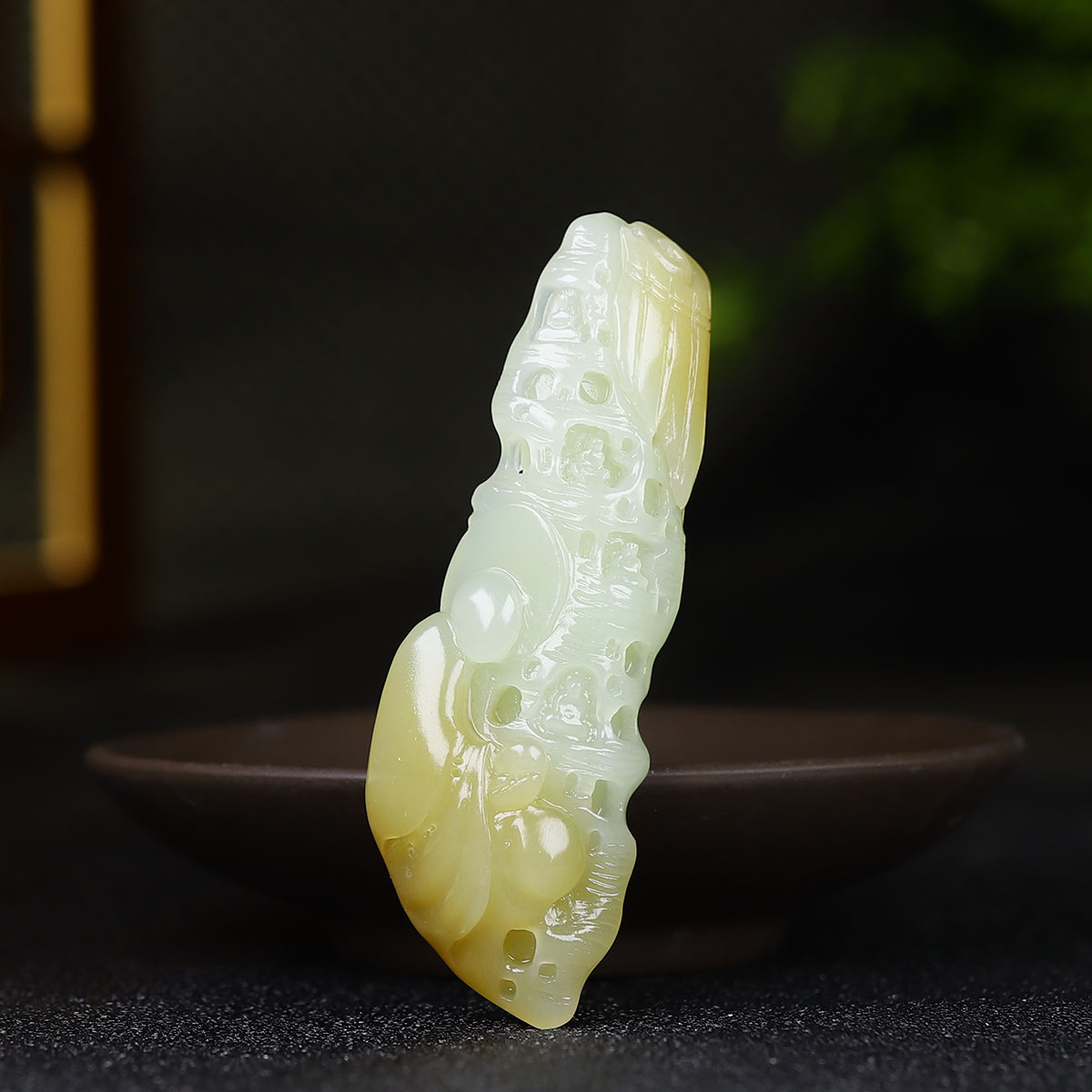 1211168和田玉糖白千窟佛