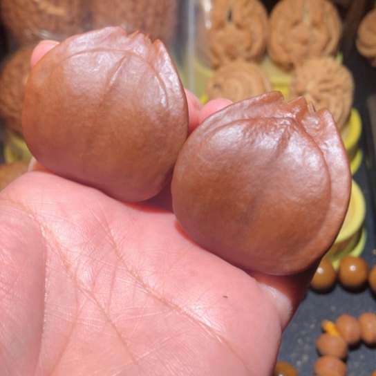 文玩核桃把件异型三角橄榄