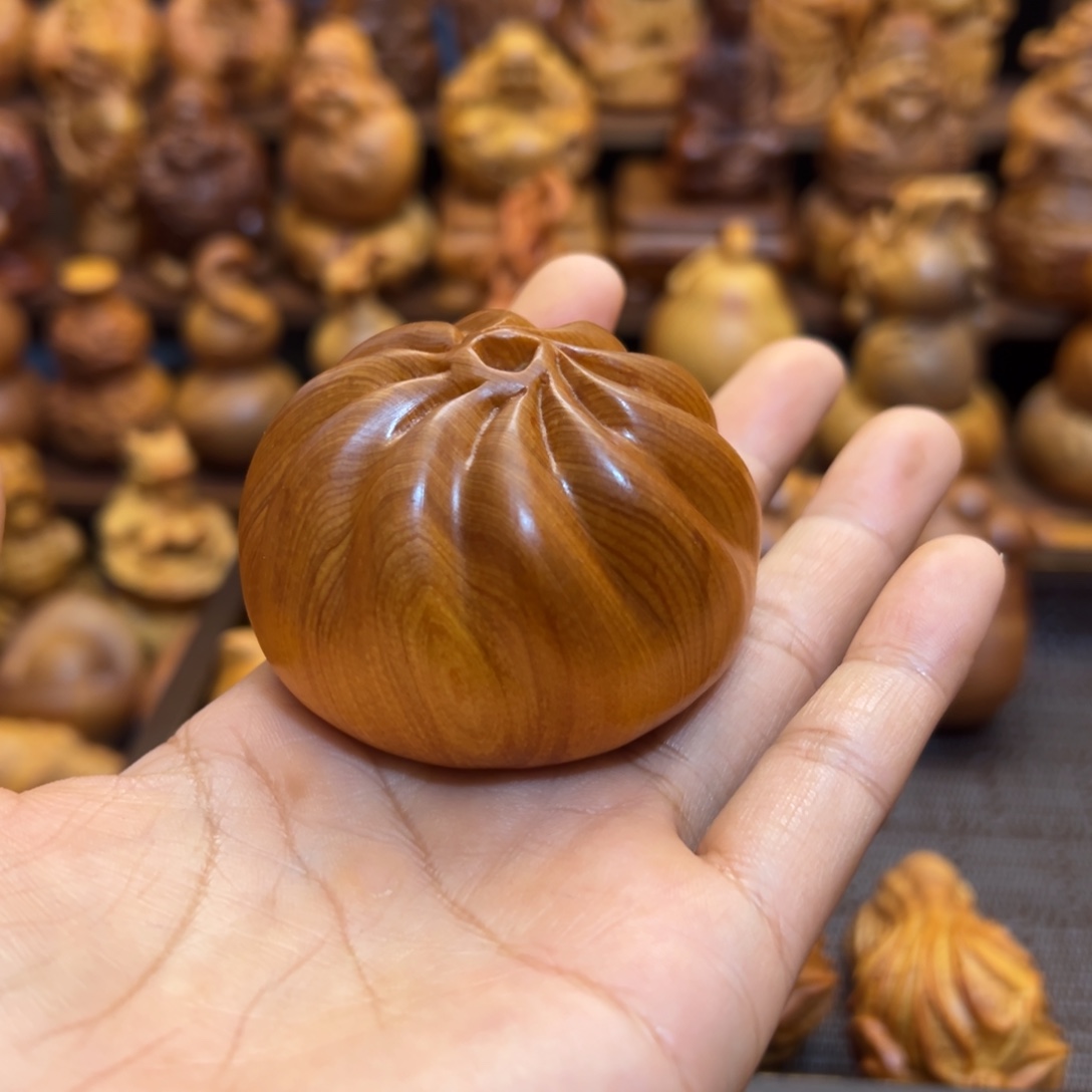 一***。柏木（崖柏）手把件