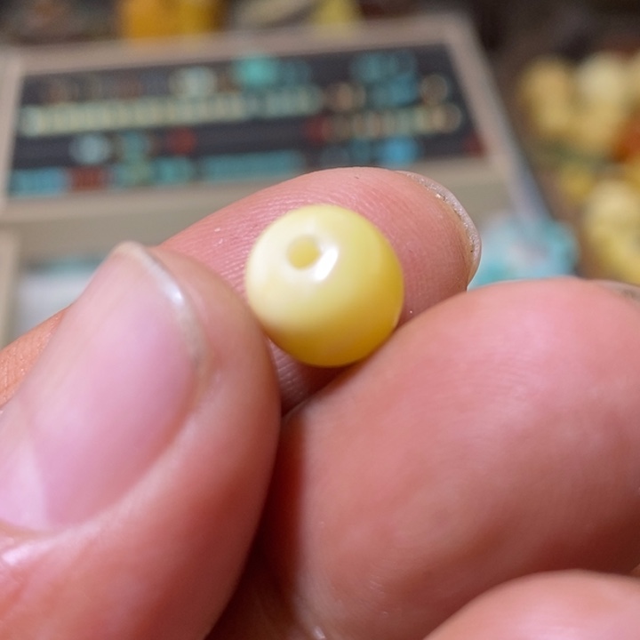 蜜蜡裸石未镶嵌配饰