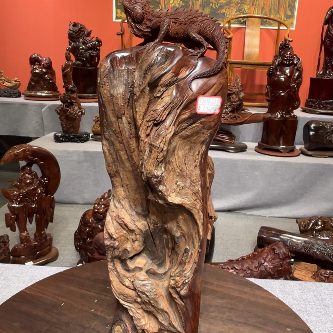 千***介木精品工艺品展示