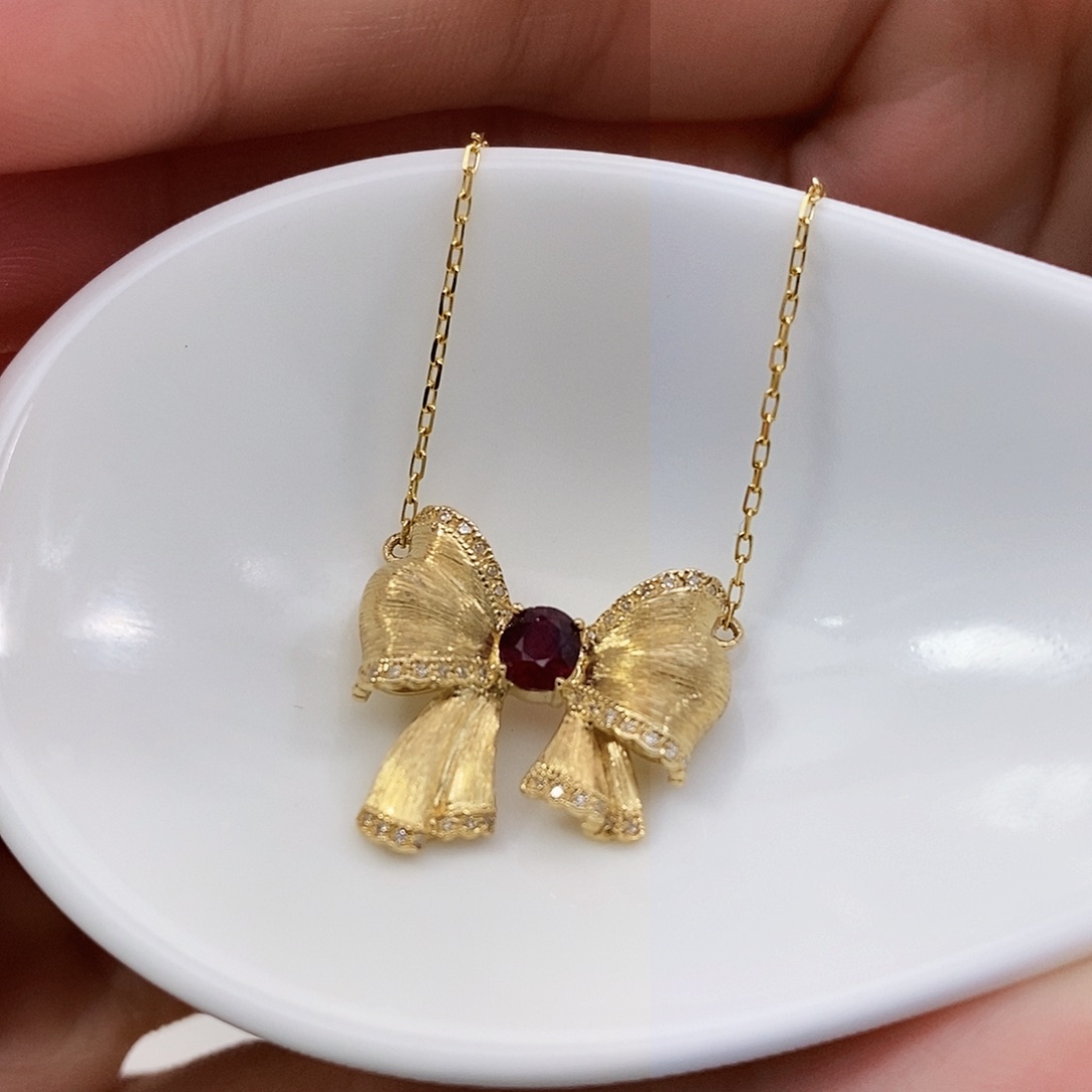 红宝石特价无烧鸽血红吊坠18K金镶嵌