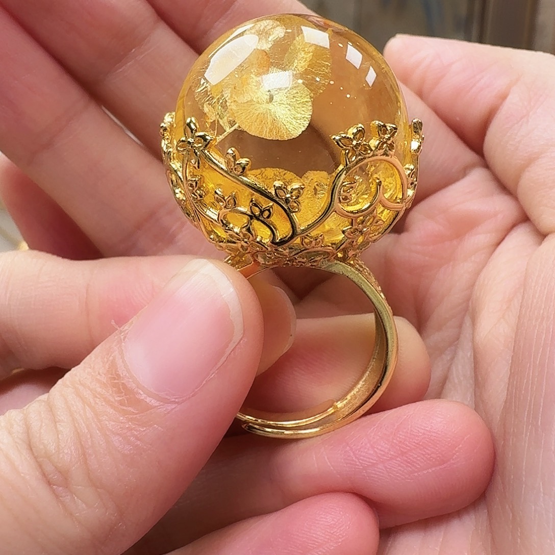 琥珀未镶嵌颈饰戒指