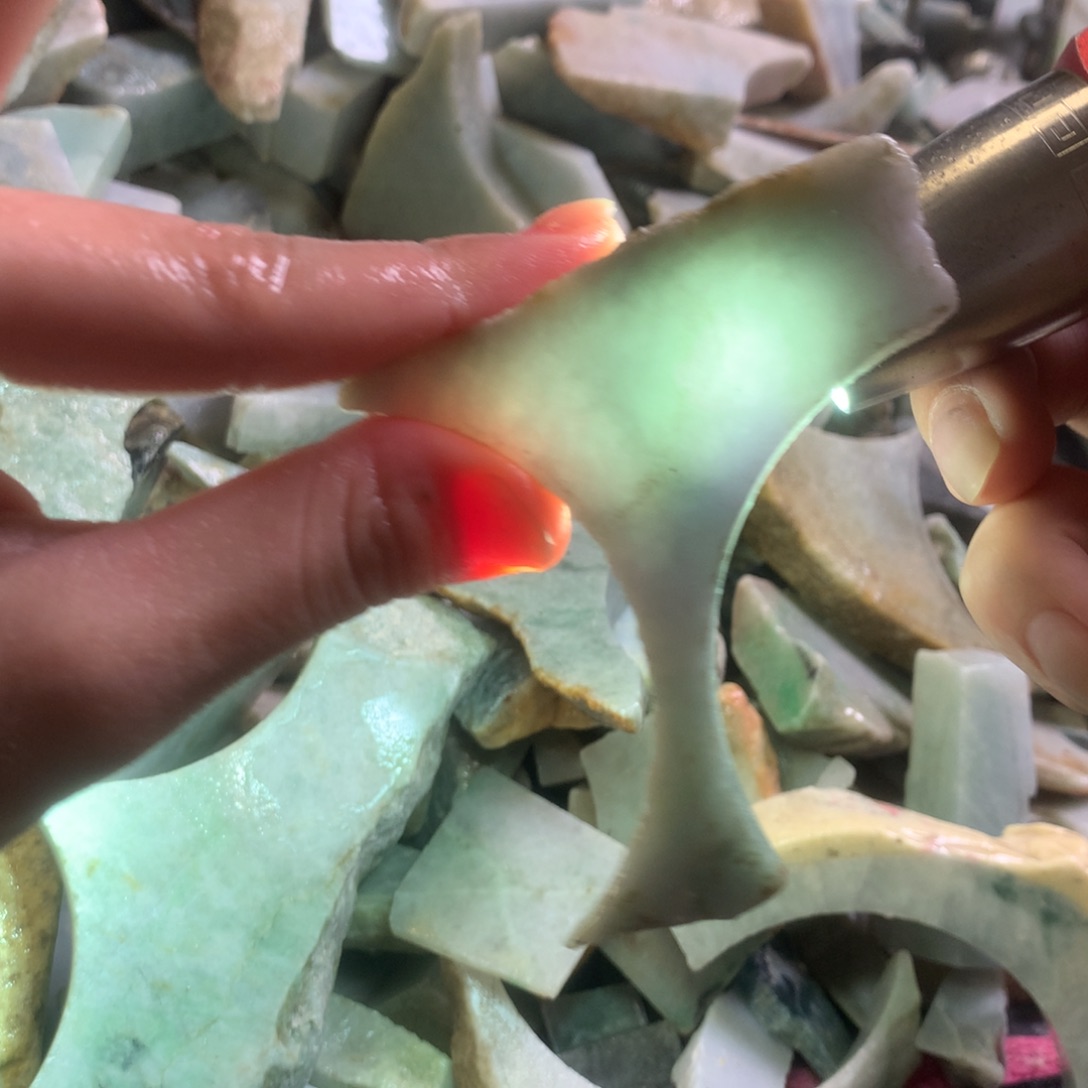 翡翠颈饰未镶嵌缅甸翡翠