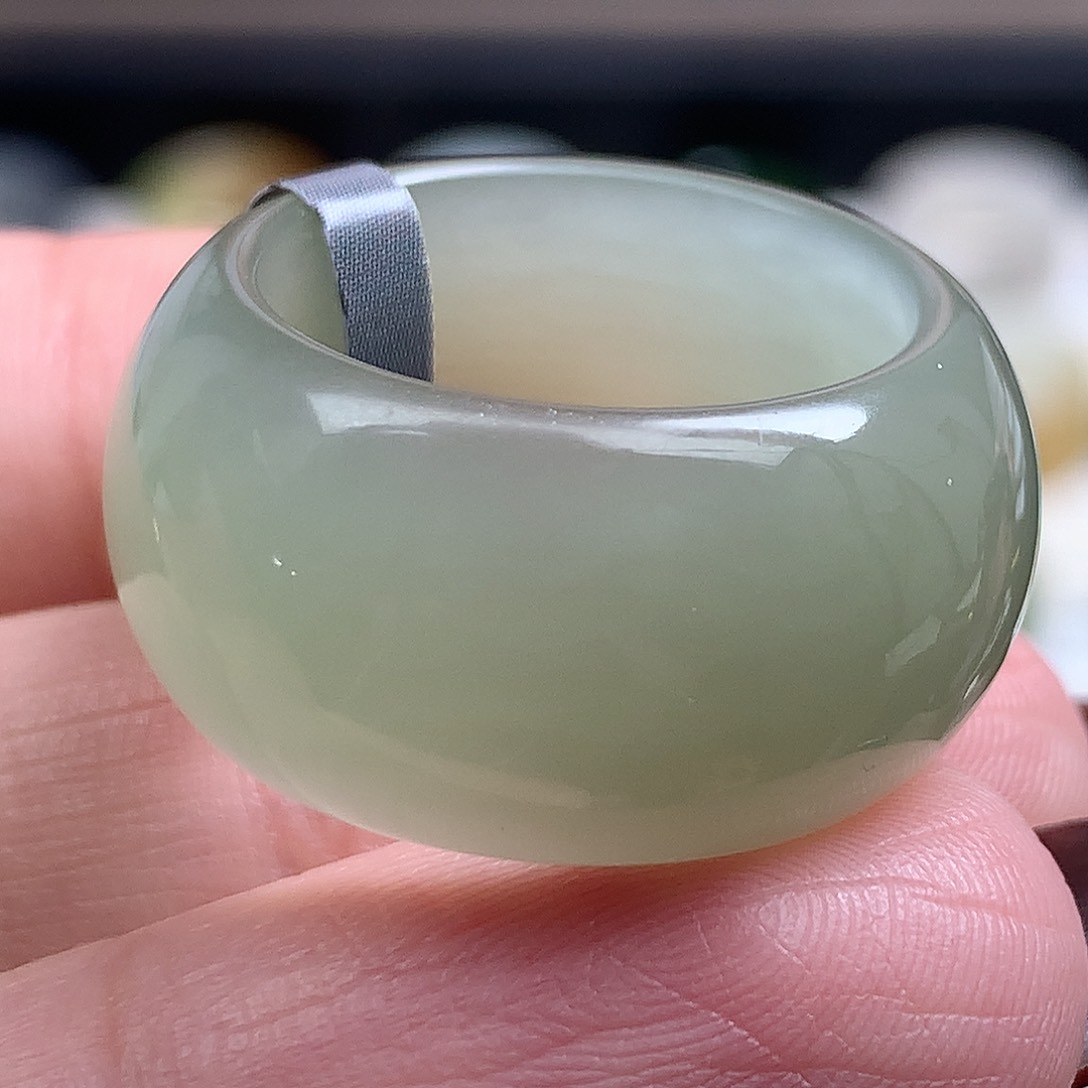 未镶嵌戒指和田玉