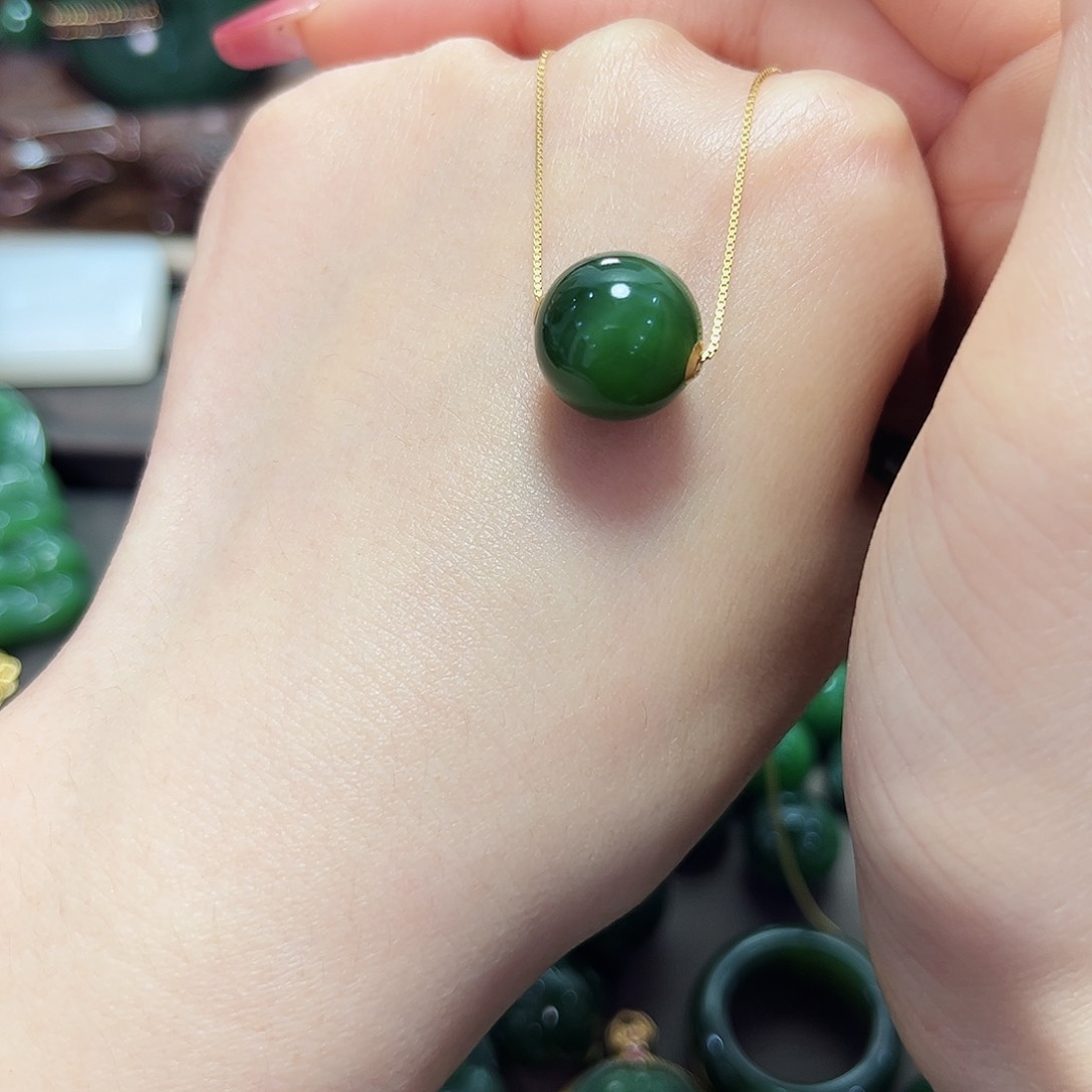 和田玉吊坠加银链子18K金镶嵌