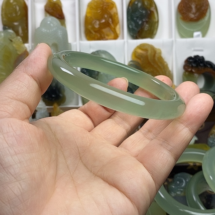 一***8蛇纹石玉未镶嵌手镯