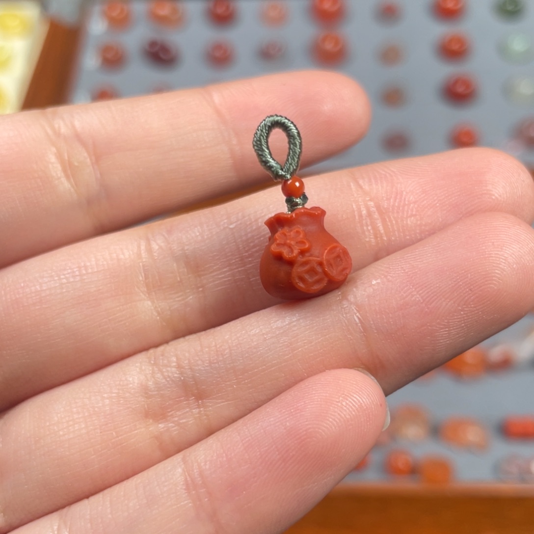 南红玛瑙钱袋未镶嵌