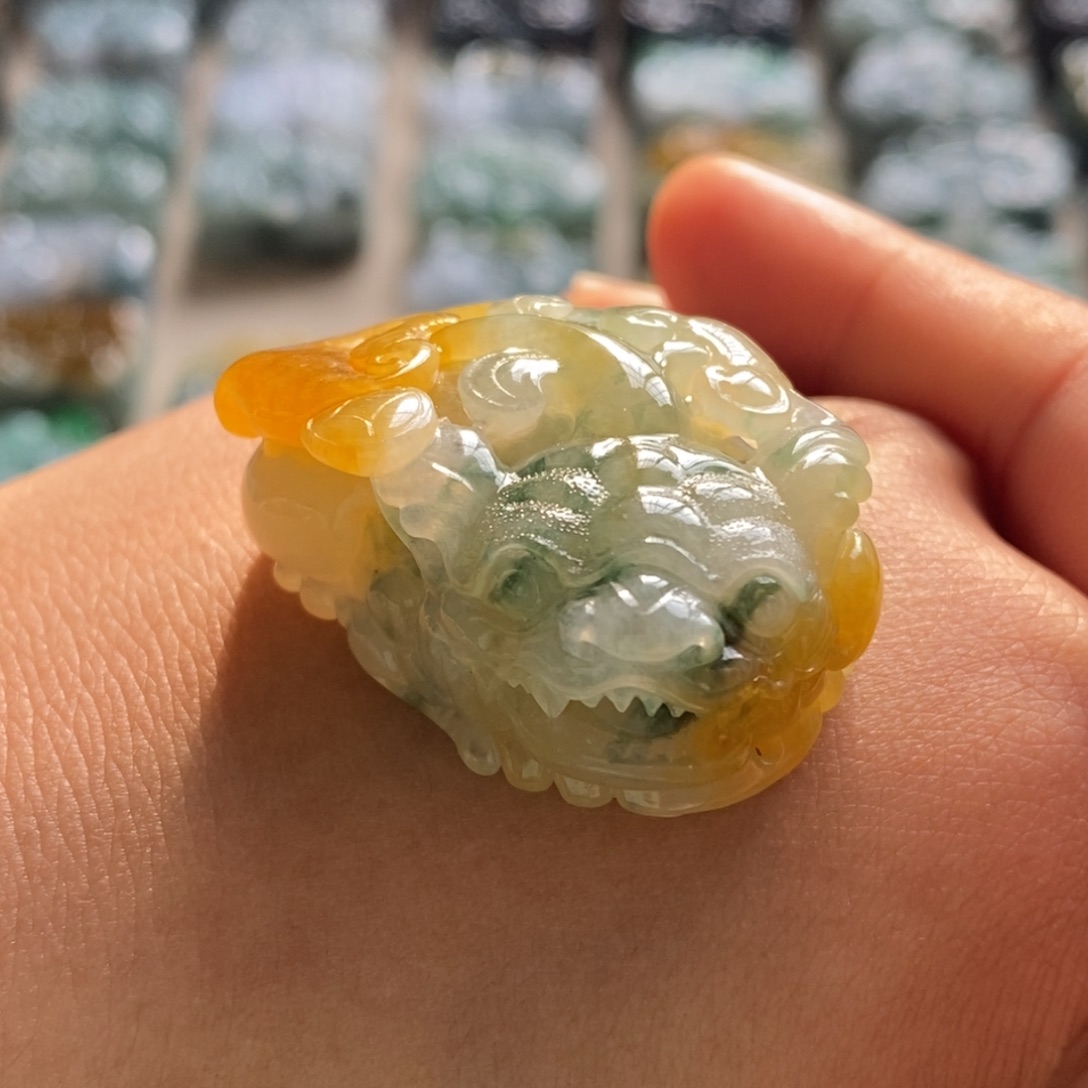 翡翠未镶嵌颈饰天然翡翠貔貅吊坠