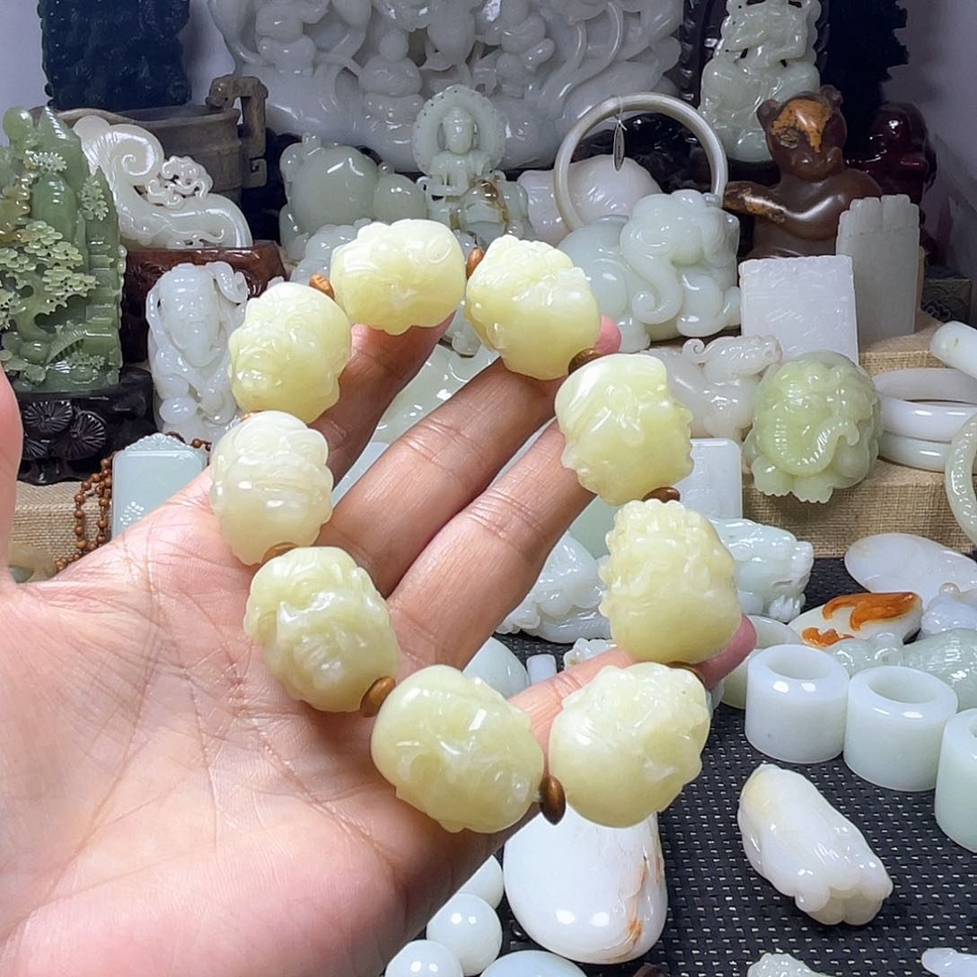 和田玉挂件未镶嵌彭*?