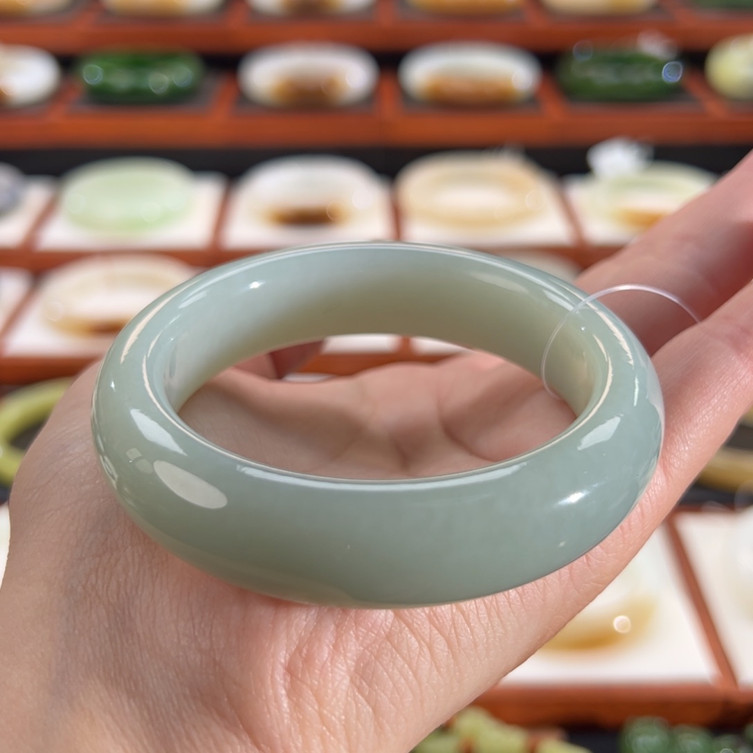 和田玉手镯未镶嵌且末蓝