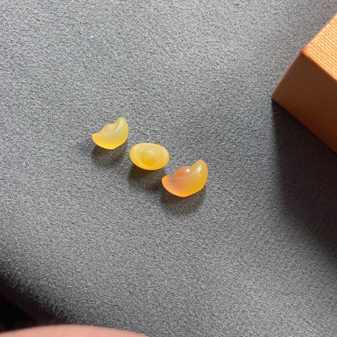 稔***翁南红玛瑙未镶嵌珠宝半成品