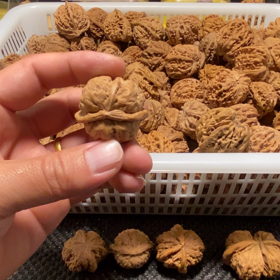 M***e吊坠文玩核桃核桃异形单只异形