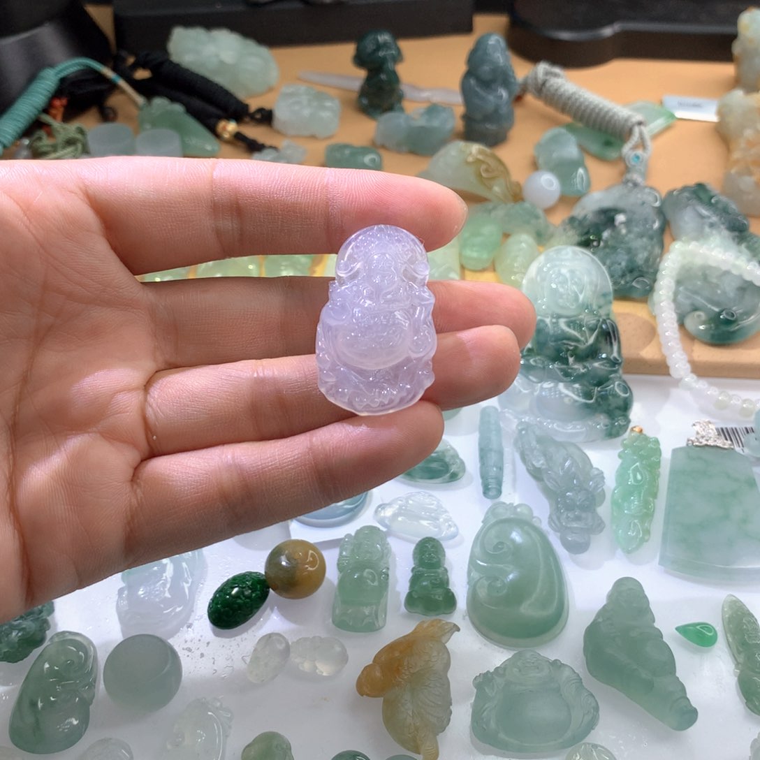 颈饰未镶嵌翡翠挂件