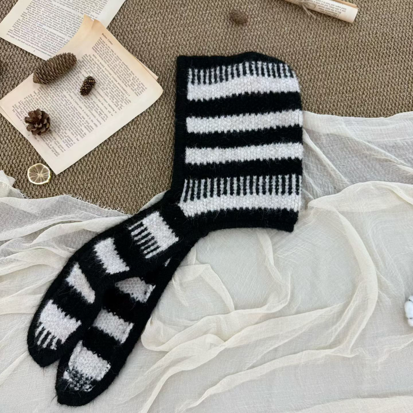 韩国东大门买手店同款条纹围巾一体羊毛保暖加厚大头巴拉克拉法帽