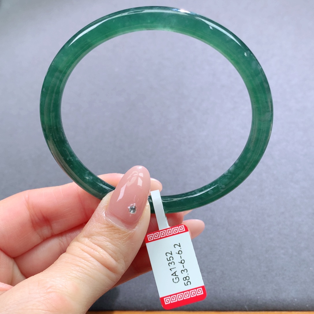 翡翠手镯未镶嵌天然翡翠手镯叮当镯