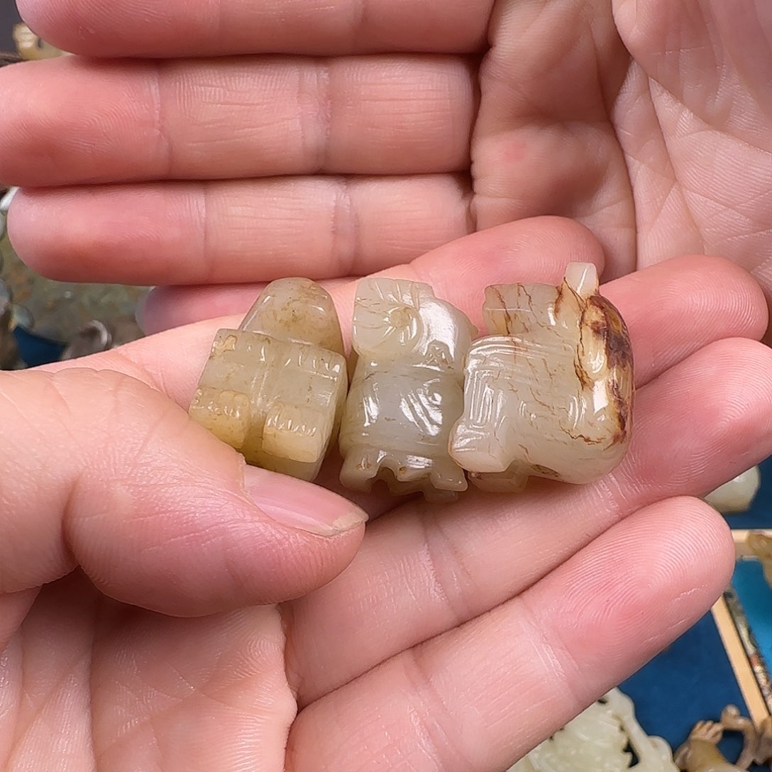 和田玉挂件未镶嵌陆*龙