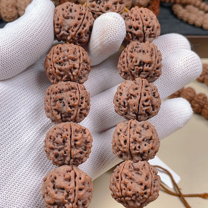 金刚菩提手串做****己24古龙铁籽