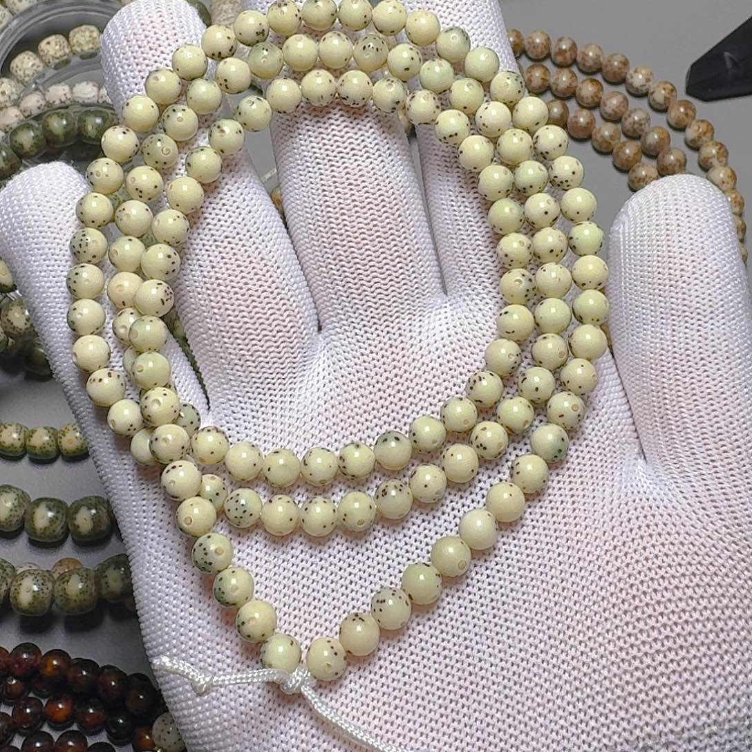 欣***。星月菩提手串原生态石玉料卡6圆珠大留白脖挂