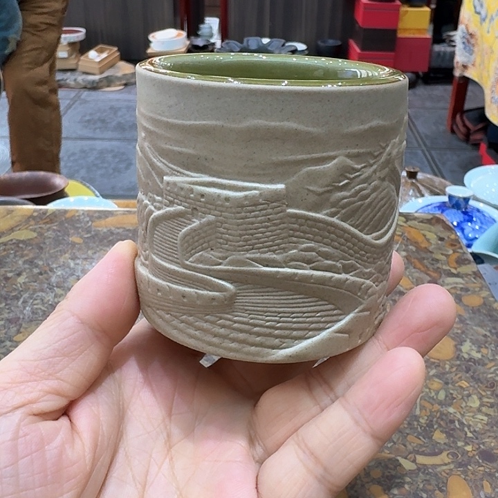 主人杯一个，瓷。。。品茗