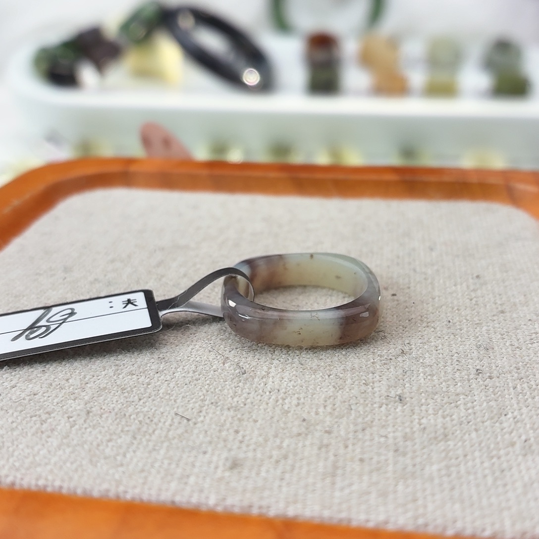 和田玉未镶嵌戒指c2飘紫方圆16.6不退换