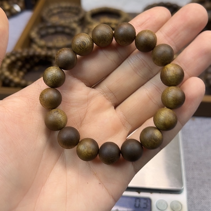 沉香碎屑沉香12圆珠海南莺歌绿99沉水原母树