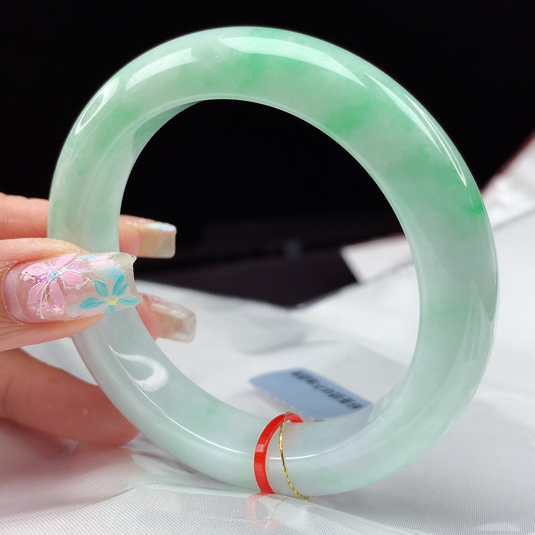 翡翠手镯未镶嵌53圈3176