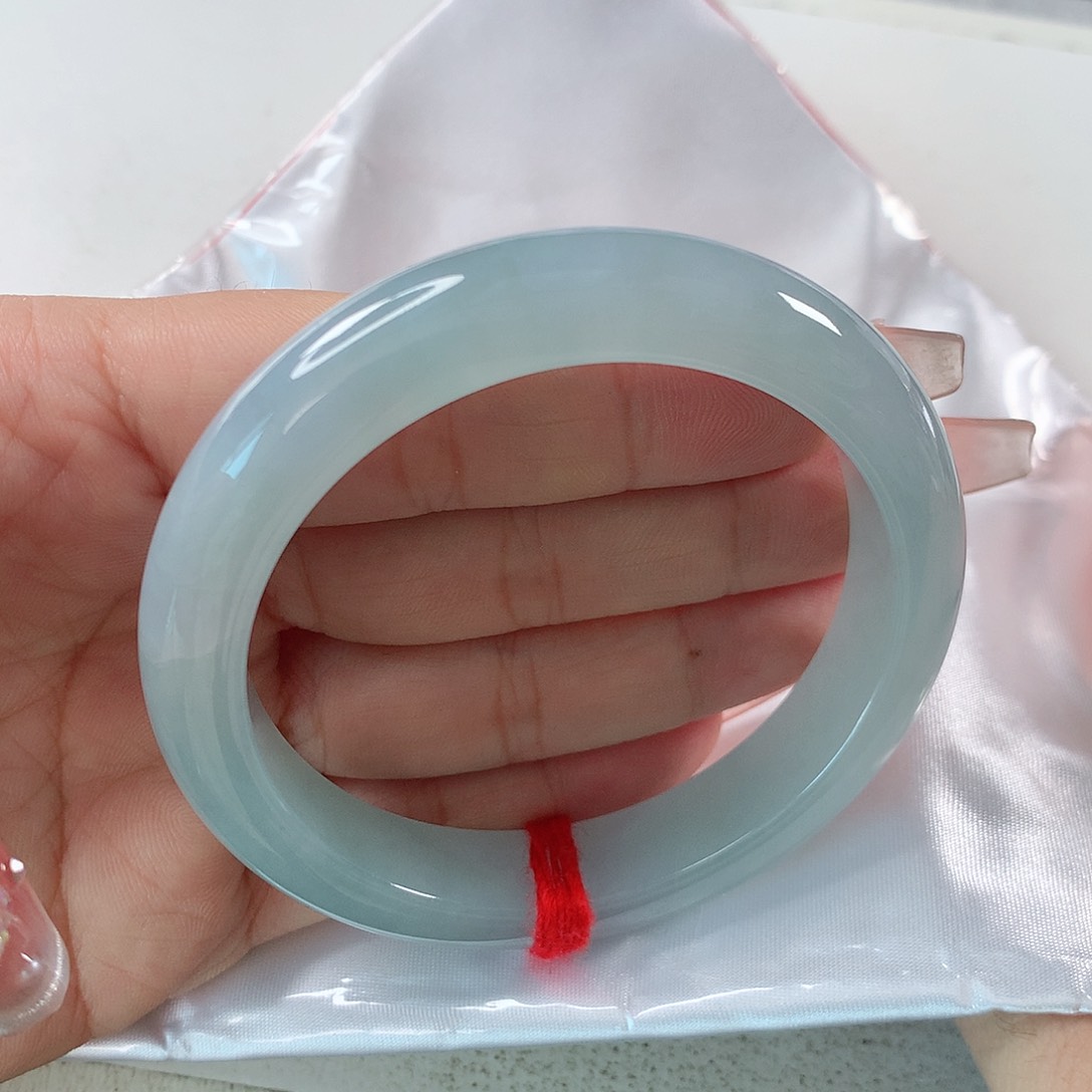 翡翠手镯未镶嵌①③⑦