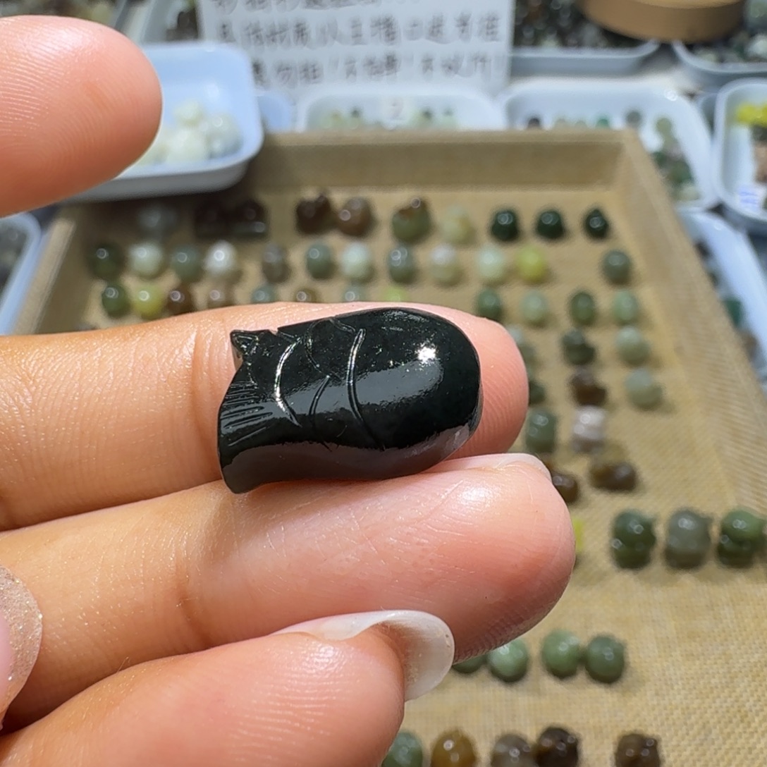 和田玉未镶嵌珠宝奇石