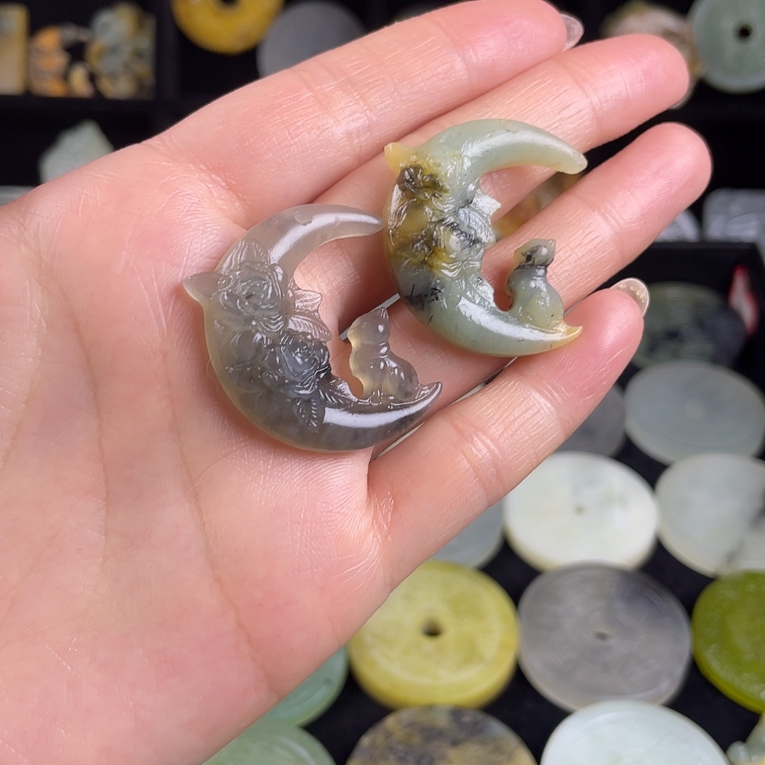 岫玉未镶嵌颈饰吊坠