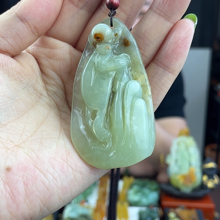 蛇纹石玉未镶嵌颈饰