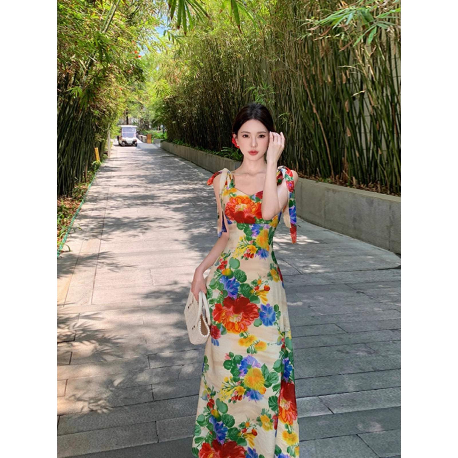 法式气质显瘦碎花吊带连衣裙子女春夏季长裙新款度假旅游穿搭