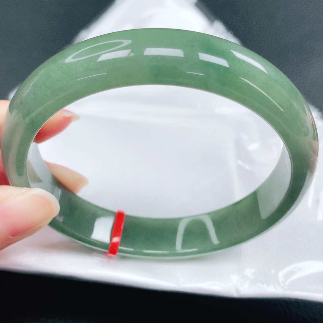 翡翠未镶嵌手镯64圈